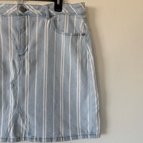 Loft Blue and White Striped Light Wash Denim Mini Skirt Plus Size 14 - Picture 4 of 7